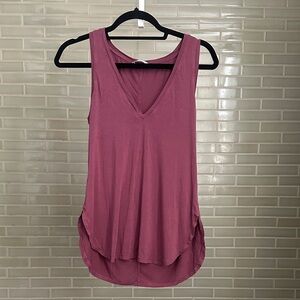 Babaton Mauve V-Neck Tank Top